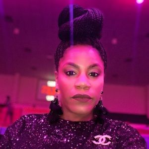 Meet your Posher, Ava